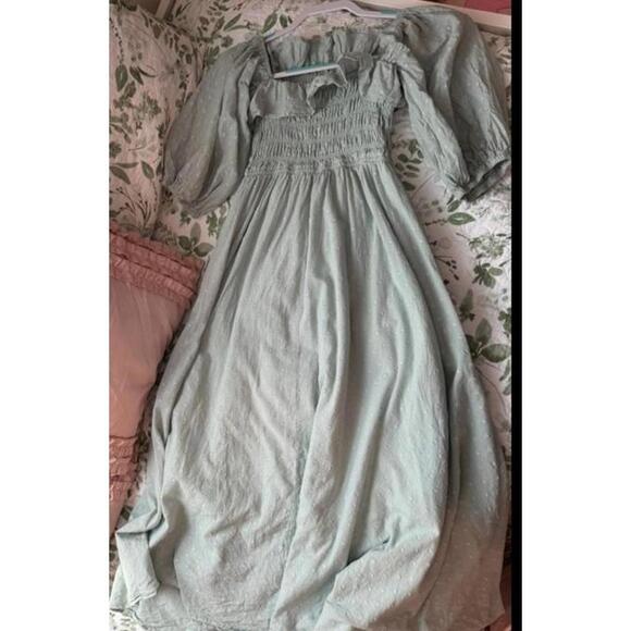 R.VIVIMOS Off-Shoulder Smocked Midi Dress – Size Medium ✨ - Picture 5 of 7